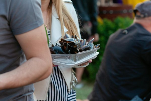 Comment développer un menu de plats à base de pois chiches dans un restaurant végétalien?