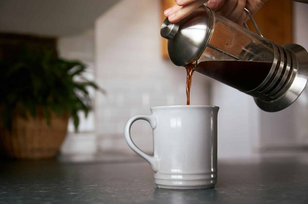 Comment choisir une cafetière italienne avec filtre permanent pour une solution écologique?